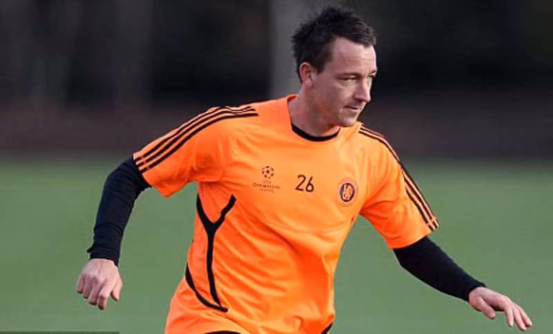 Terry trở lại trong trận đại chiến với Tottenham