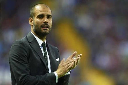 HLV Guardiola phủ nhận tin đồn đàm phán với Chelsea