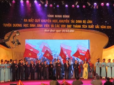 Ra mắt Quỹ khuyến học, khuyến tài Đinh Bộ Lĩnh