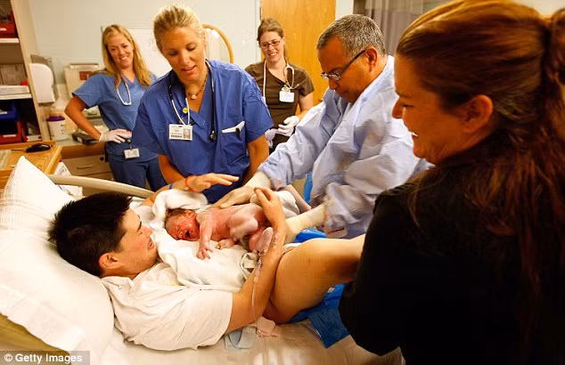 Jensen was born weighing eight pounds, nine ounces, and was 22 inches long Read more: http://www.dailymail.co.uk/femail/article-2111259/The-man-given-birth-times-With-broad-smiles-Beaties-look-like-normal-happy-family-Nothing-truth-.html#ixzz1oaeivlQI