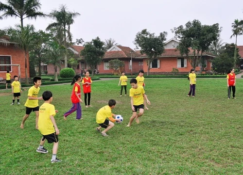 Giải ngoại hạng Anh hỗ trợ phong trào bóng đá cộng đồng tại Việt Nam