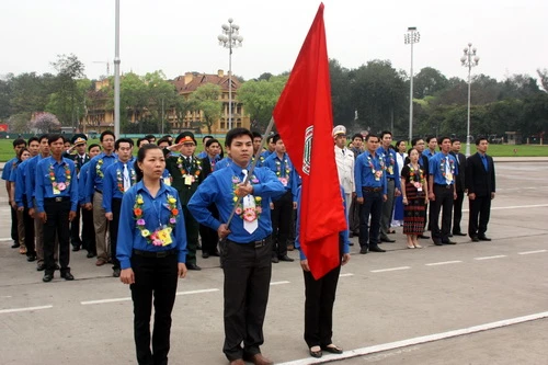 81 cán bộ Đoàn cơ sở tiêu biểu báo công dâng Bác