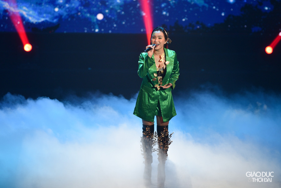 Sing Out Loud 2023 quy tụ nhiều giọng ca tài năng trong lĩnh vực hát Tiếng Anh. Sing Out Loud 2023 quy tụ nhiều giọng ca tài năng trong lĩnh vực hát Tiếng Anh.