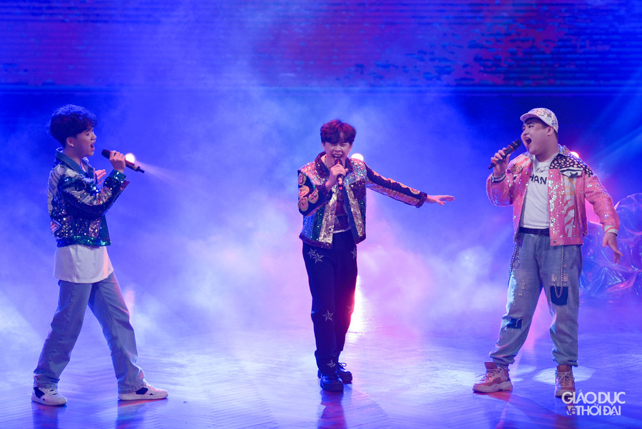 Xuyên suốt đêm chung kết, trình, khán giả yêu nhạc đã có dịp thưởng thức bữa tiệc đa giác quan 'thịnh soạn' chưa từng có. Xuyên suốt đêm chung kết, trình, khán giả yêu nhạc đã có dịp thưởng thức bữa tiệc đa giác quan 'thịnh soạn' chưa từng có.