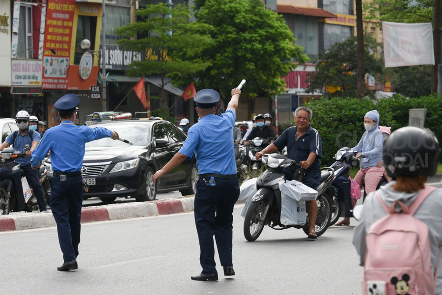 Hà Nội: Điều chỉnh nút giao, nhiều phương tiện vẫn cố tình đi ngược chiều ảnh 10