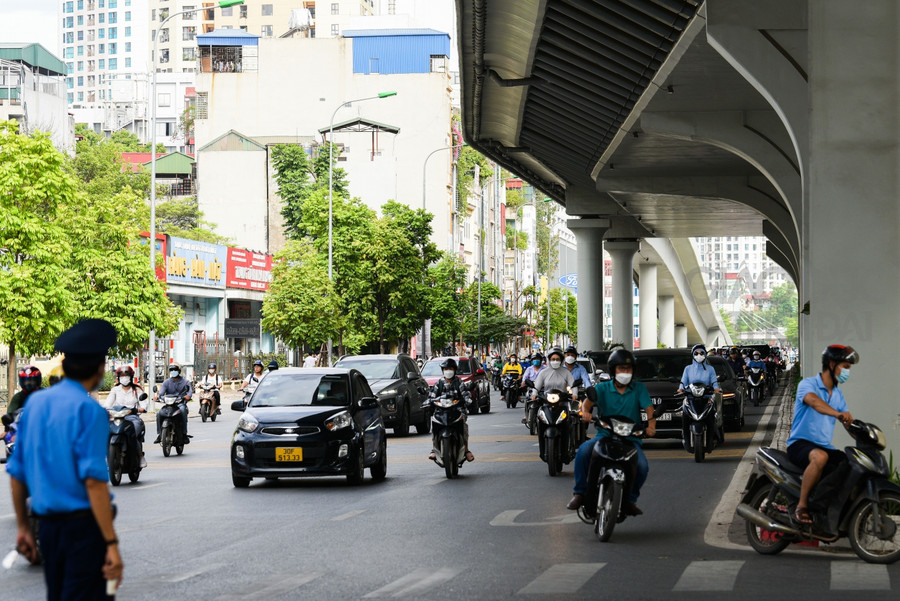 Tại nơi đây lực lượng chức năng đã có mặt từ rất sớm để đảm bảo giao thông.