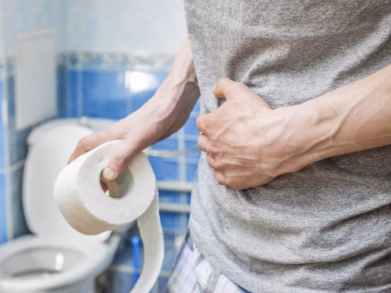 Viêm đại tràng chảy máu rất dễ nhận thấy bởi có máu ở trong phân