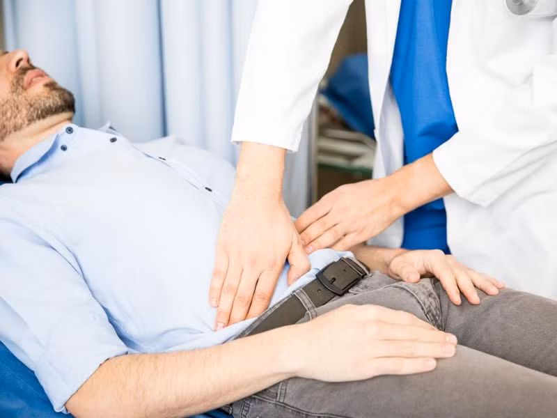 Điều trị viêm đại tràng cần tuân thủ theo chỉ định của bác sĩ điều trị