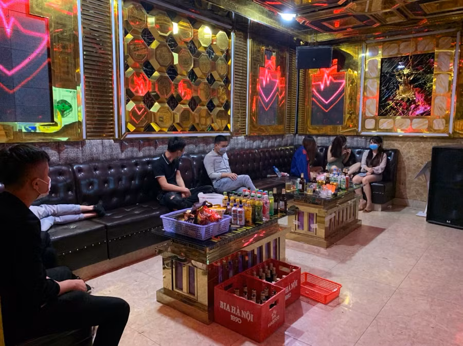 Một phòng hát tại quán karaoke Milano. Ảnh: Công an Bắc Giang.