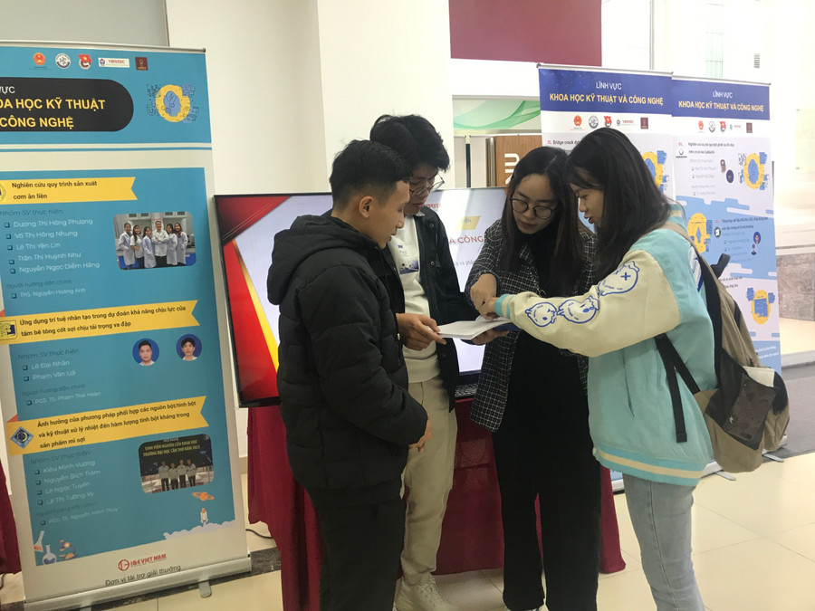 Nhiều sinh viên đã trưởng thành từ các phong trào nghiên cứu khoa học.