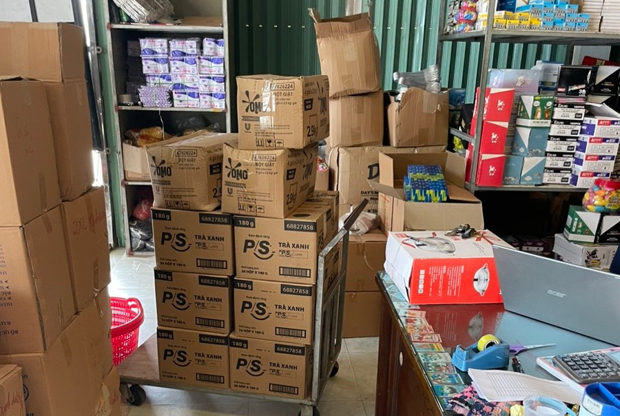 Toàn bộ số lượng hàng bột giặt, kem đánh răng giả mạo bị lực lượng chức năng phát hiện, thu giữ.