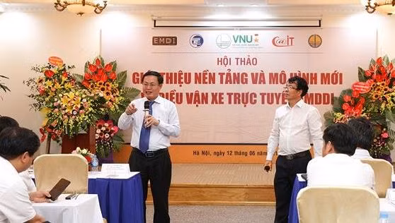 GS.TSKH Nguyễn Hữu Đức phát biểu tại Hội thảo