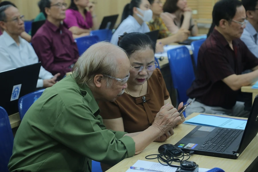 Các đại biểu, học viên tham dự hội nghị tập huấn