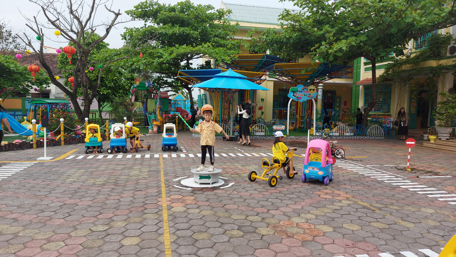 Tại Trường Mầm non Bảo Ninh (TP. Đồng Hới) trẻ thường xuyên được tham gia các hoạt động trải nghiệm.