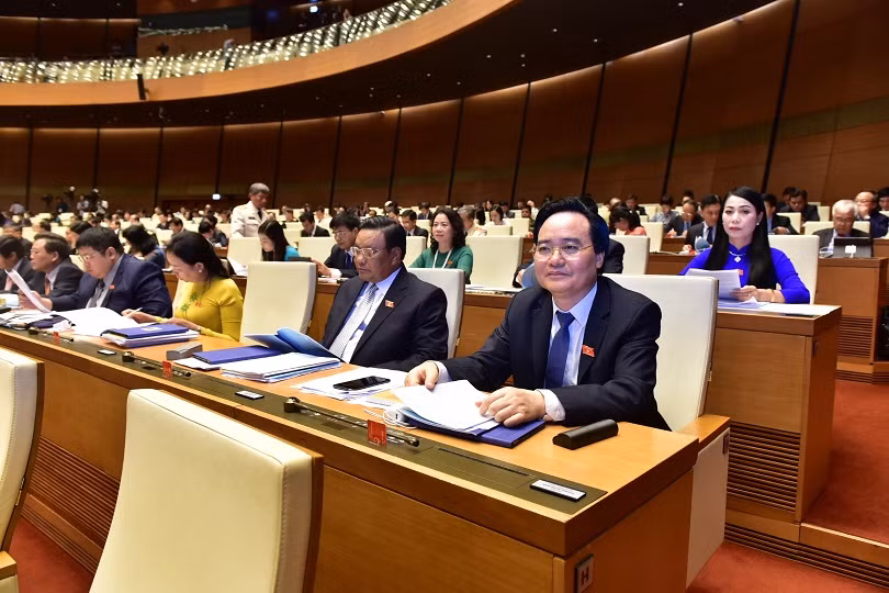 Ủy viên BCH TW Đảng, Bí thư Ban Cán sự Đảng, Bộ trưởng Bộ GD&ĐT Phùng Xuân Nhạ tham dự khai mạc Kỳ họp thứ 7 Quốc hội khóa XIV.