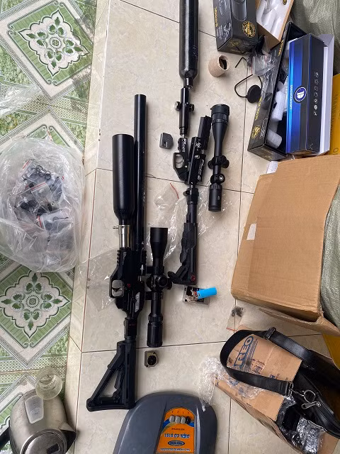 Số linh kiện bị thu giữ có thể lắp ráp khoảng 200 khẩu súng săn.