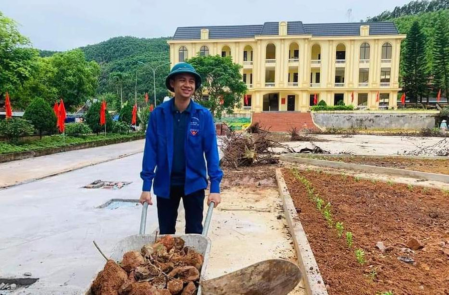 Niềm vui cùng chung tay xây dựng những công trình góp phần xây dựng nông thôn mới.