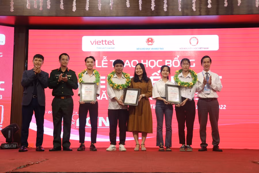 Có 3 tác phẩm giành giải Ba.