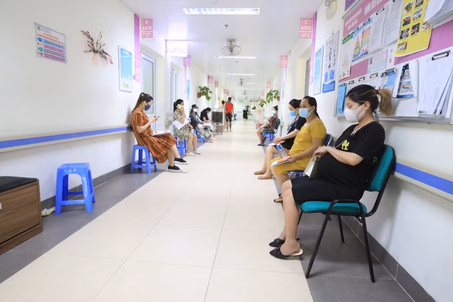 Gần 500 sản phụ được tiêm vắc xin phòng Covid-19 ảnh 2