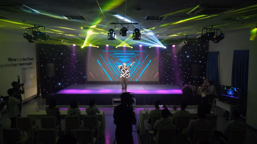 You Rock Studio – sân khấu kiêm phim trường đa năng để sinh viên HSU trải nghiệm.