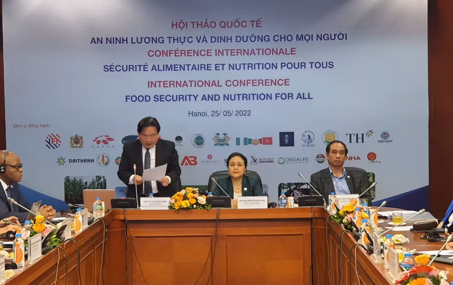 PGS.TS Lê Phước Minh phát biểu tại hội thảo