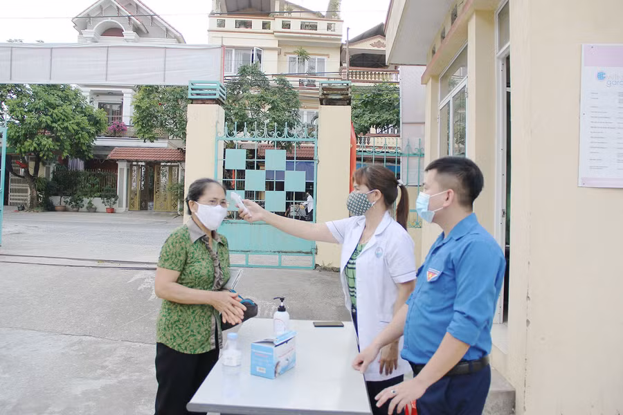 Bắc Giang tăng cường kiểm tra, rà soát trường hợp liên quan đến bệnh nhân Covid-19. Ảnh: Thu Hằng.