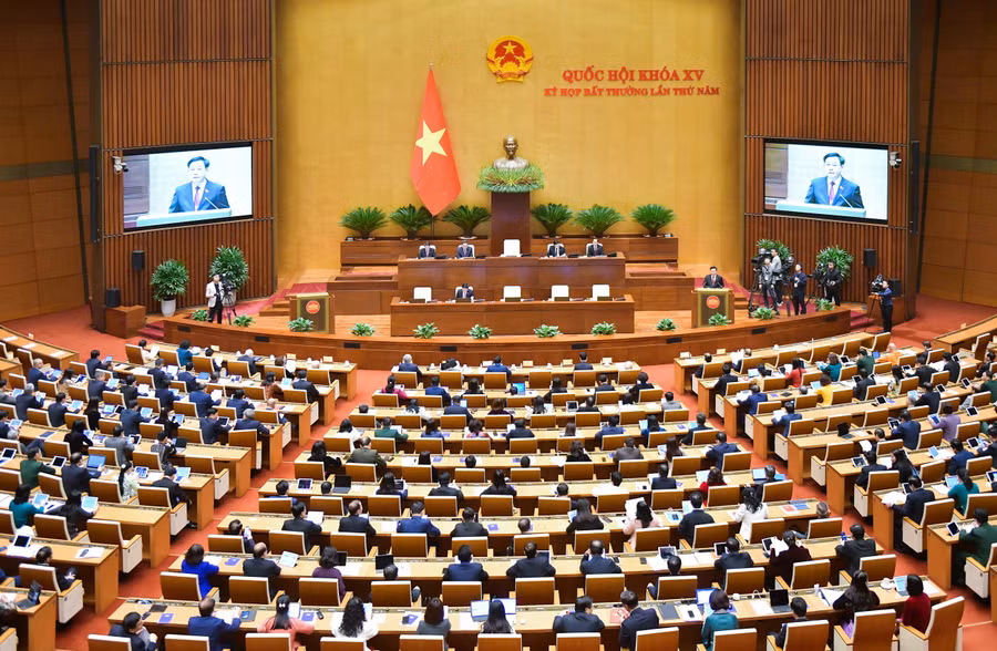 Chủ tịch Quốc hội Vương Đình Huệ phát biểu tại Kỳ họp bất thường lần thứ 5, Quốc hội khoá XV. Ảnh: Quochoi.vn