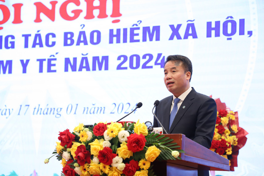 Tổng Giám đốc BHXH Việt Nam Nguyễn Thế Mạnh nhấn mạnh, năm 2023 đi qua với biết bao khó khăn, thách thức, nhưng cũng là năm để lại nhiều dấu ấn quan trọng đối với ngành BHXH Việt Nam. Tổng Giám đốc BHXH Việt Nam Nguyễn Thế Mạnh nhấn mạnh, năm 2023 đi qua với biết bao khó khăn, thách thức, nhưng cũng là năm để lại nhiều dấu ấn quan trọng đối với ngành BHXH Việt Nam.