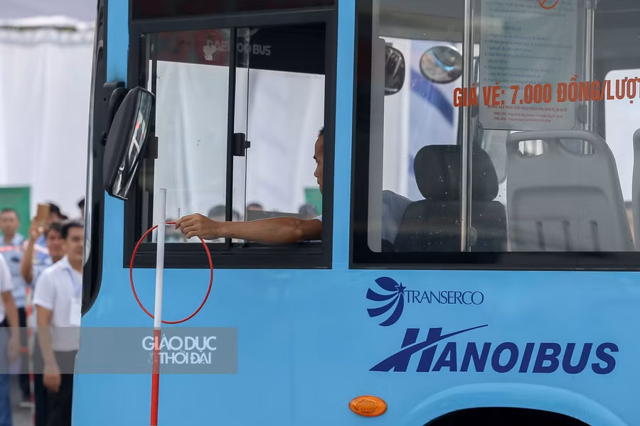 Tài xế xe buýt tranh tài ảnh 8