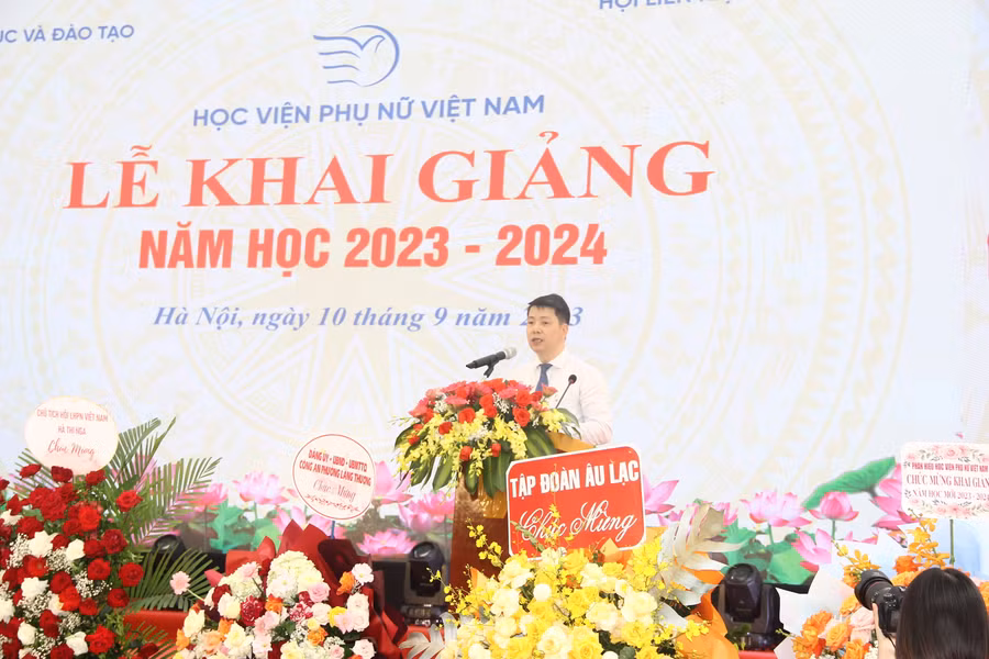 PGS.TS Trần Quang Tiến - Giám đốc Học viện Phụ nữ Việt Nam phát biểu tại lễ khai giảng.