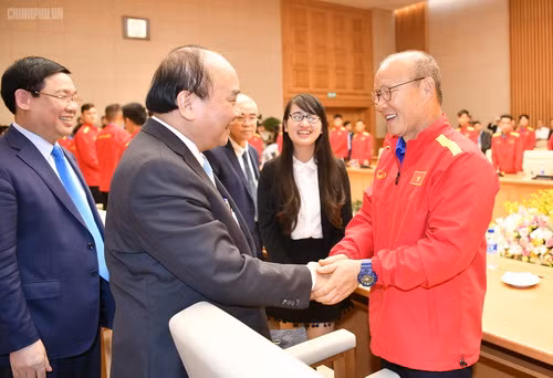 Thủ tướng chỉ đạo phát triển mạnh bóng đá học đường, bóng đá trẻ 