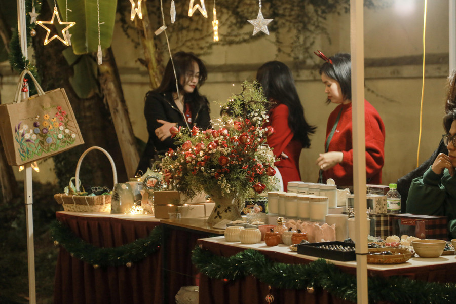 Gian hàng tại Hội chợ Giáng sinh EAN. Gian hàng tại Hội chợ Giáng sinh EAN.