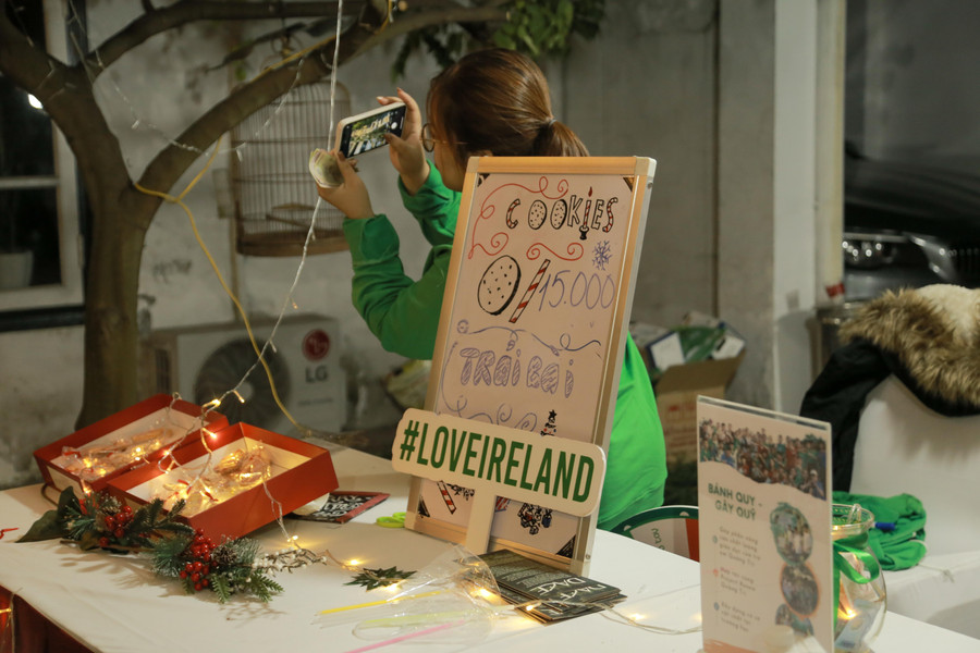 Gian hàng tại Hội chợ Giáng sinh EAN. Gian hàng tại Hội chợ Giáng sinh EAN.