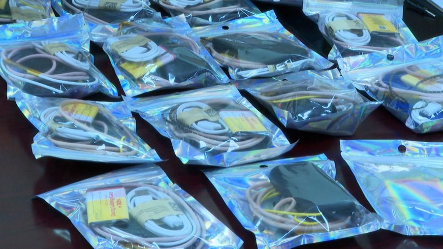 Cận cảnh bộ thiết bị công nghệ cao để phục vụ việc gian lận thi cử Cận cảnh bộ thiết bị công nghệ cao để phục vụ việc gian lận thi cử