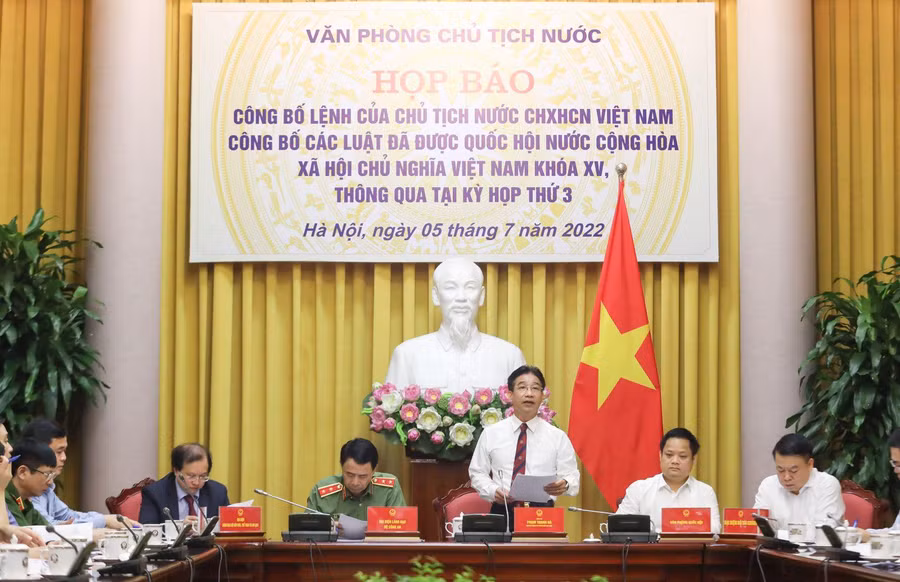 Phó Chủ nhiệm Văn phòng Chủ tịch nước Phạm Thanh Hà chủ trì buổi họp báo. Ảnh: VPCTN