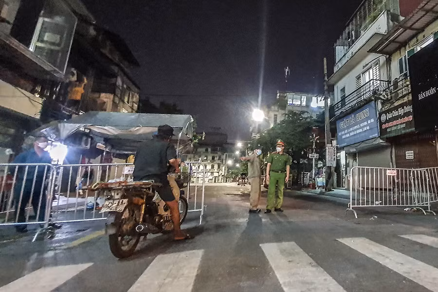 18h ngày 11/9, quận Đống Đa đã chiểu chỉnh vùng cách ly y tế với 2 phường Văn Chương và Văn Miếu.