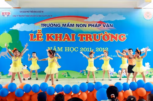 Trường Mầm non Pháp Vân khai giảng năm học mới