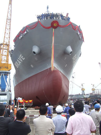 Lễ hạ thuỷ tàu chở xi măng 14.600 tấn - BRAVE