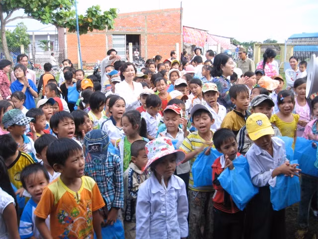 Một trung thu ấm áp yêu thương ảnh 2