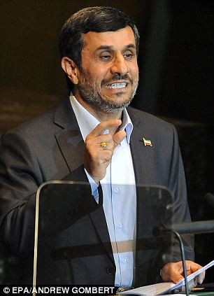 Trong khi Tổng thống Iran đang phát biểu Trong khi Tổng thống Iran đang phát biểu