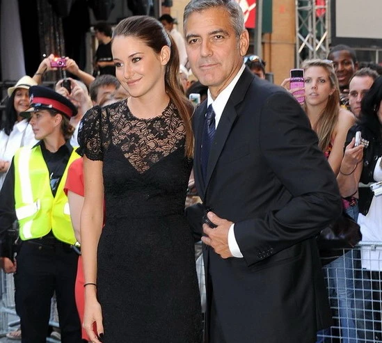 George Clooney và Stacy Keibler công khai chuyện tình lãng mạn