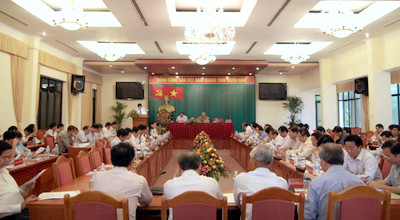 Chú trọng xây dựng chính sách nâng cao đời sống người nông dân