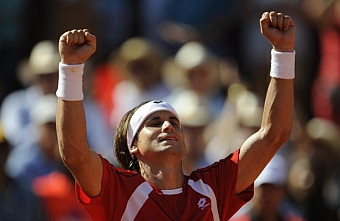 David Ferrer cũng dễ dàng có được chiến thắng trước Gilles Simon 