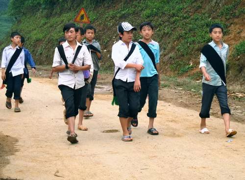 Thiếu nhà bán trú, nguy cơ HS bỏ học cao