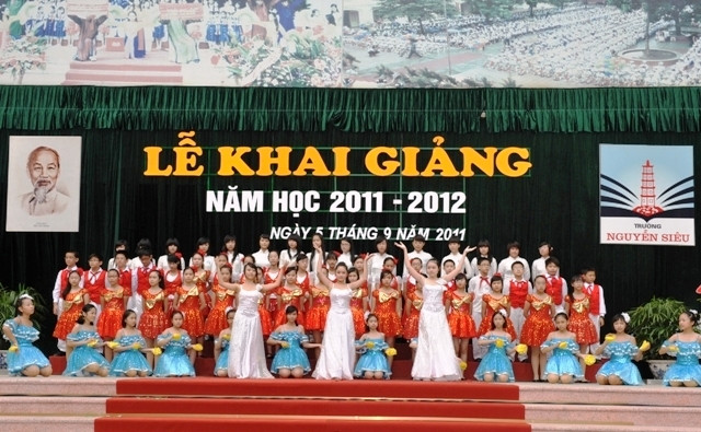 Cả nước rộn ràng ngày hội tựu trường ảnh 10