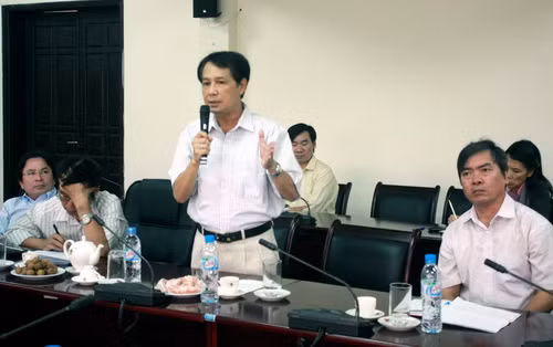 TSKH. Phạm Đỗ Nhật Tiến tham luận tại buổi tọa đàm. Ảnh, gdtd.vn TSKH. Phạm Đỗ Nhật Tiến tham luận tại buổi tọa đàm. Ảnh, gdtd.vn