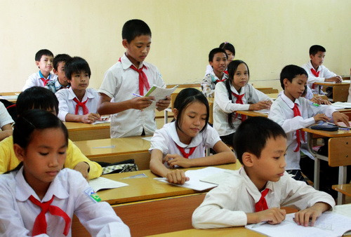 Điều chỉnh nội dung theo hướng tinh giảm nhằm loại bỏ những nội dung trùng lặp, giảm những bài tập, câu hỏi yêu cầu vận dụng kiến thức quá sâu, không phù hợp trình độ nhận thức và tâm sinh lý lứa tuổi học sinh. Ảnh, gdtd.vn Điều chỉnh nội dung theo hướng tinh giảm nhằm loại bỏ những nội dung trùng lặp, giảm những bài tập, câu hỏi yêu cầu vận dụng kiến thức quá sâu, không phù hợp trình độ nhận thức và tâm sinh lý lứa tuổi học sinh. Ảnh, gdtd.vn