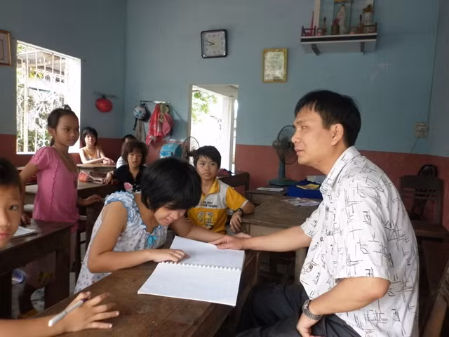 Thầy giáo khiếm thị và lớp học đặc biệt