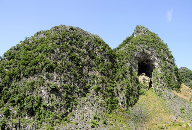 Có những quả núi đá mang hình thù kỳ dị và giá trị trưng bày địa chất lộ thiên hiếm có ở châu Á