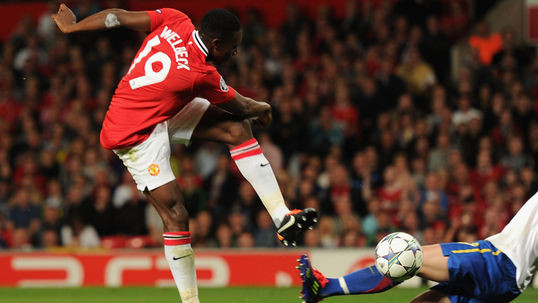 Danny Welbeck sớm đưa đội chủ nhà vượt lên dẫn trước